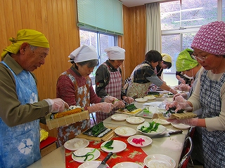 郷土料理づくり研修の様子 郷土料理づくり研修の様子