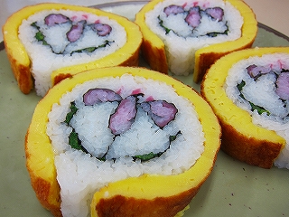 菖蒲柄の太巻き祭り寿司(玉子巻) 菖蒲柄の太巻き祭り寿司(玉子巻)